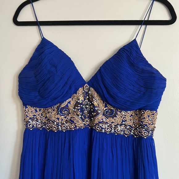 Aidan Mattox Blue Silk Gown with Beading. Size 8 - Picture 2 of 5